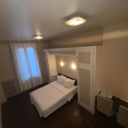 Du Parc מלון 2*